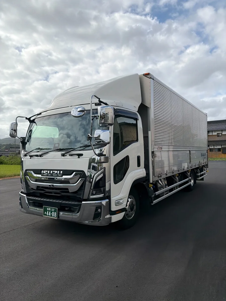藤岡運送の4tウイング車